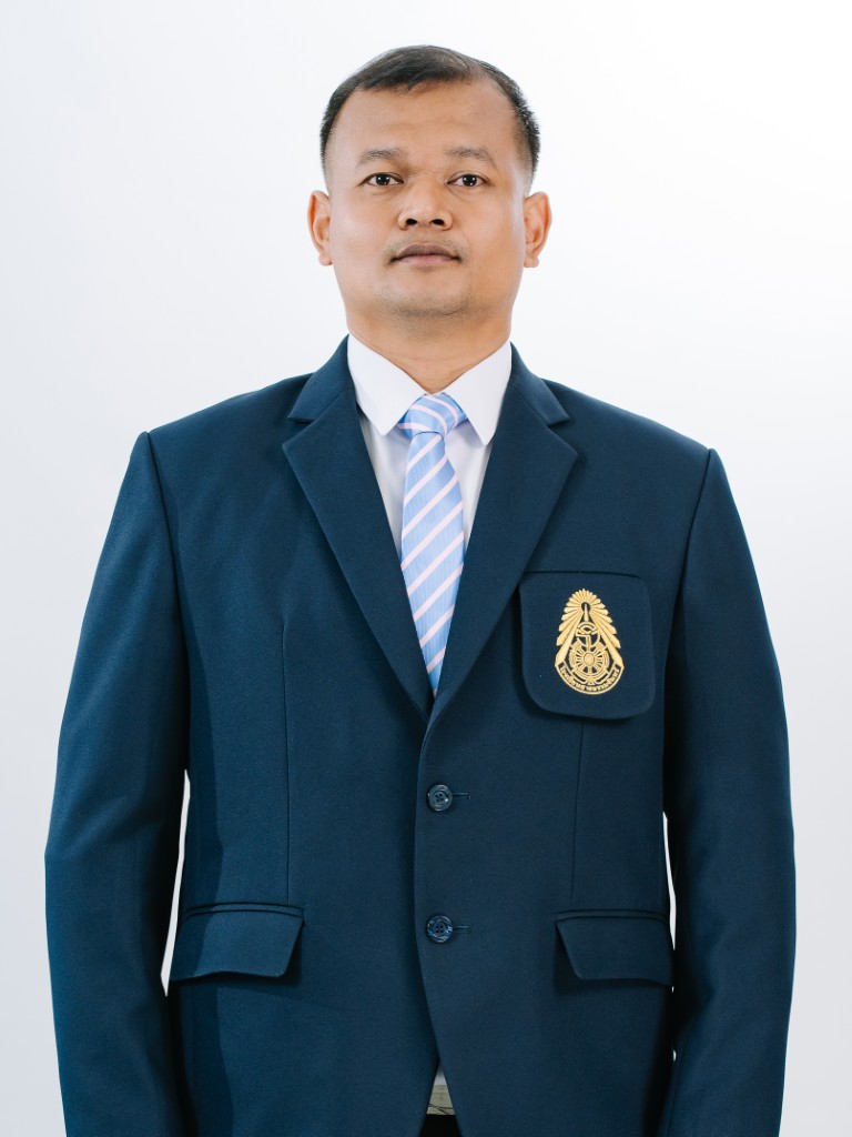 รูปครู นายจิรวัฒน์ จันทรัตทัต