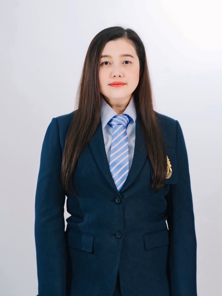 นาง จารุวรรณ พบครุฑ