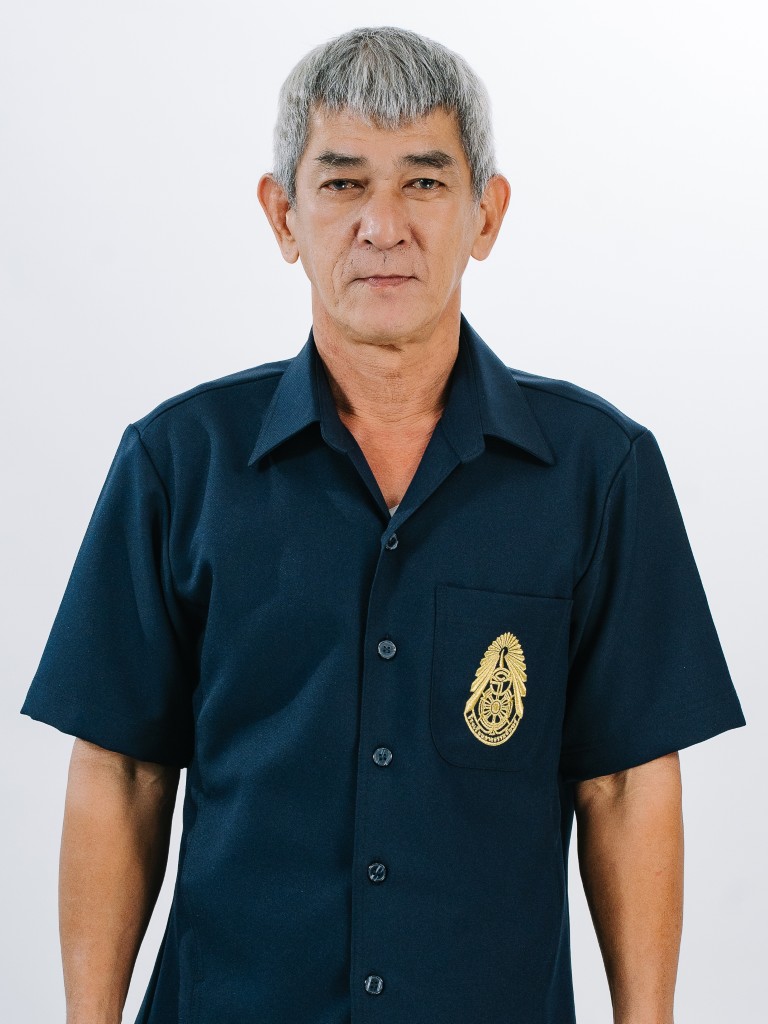 นาย อภิสินธุ์ หีบท่าไม้